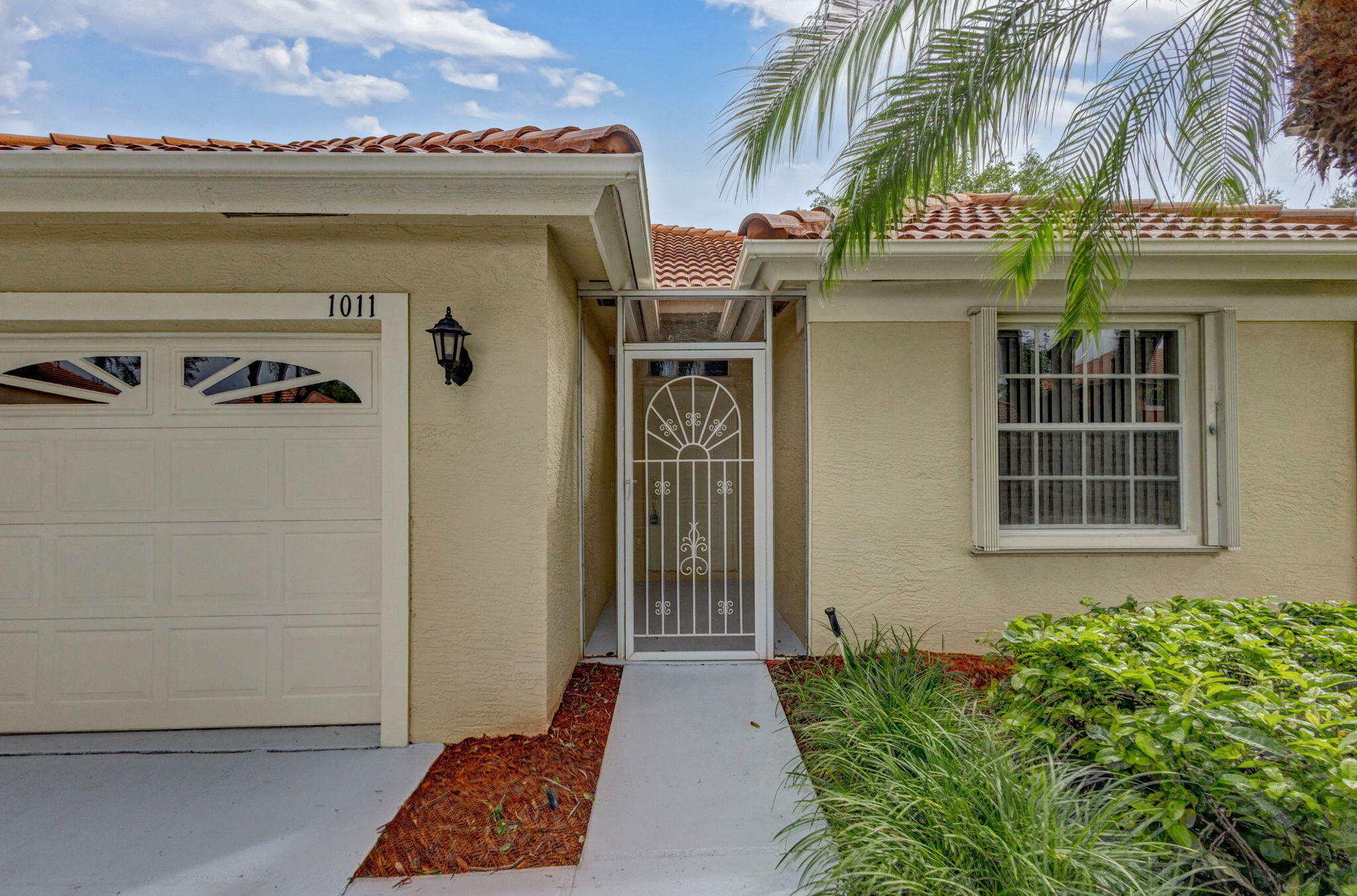 Property Photo:  1011 Aspri Way  FL 33418 