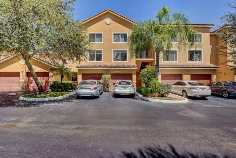 Property Photo: 300 Scotia 202 Drive 202 FL 33462