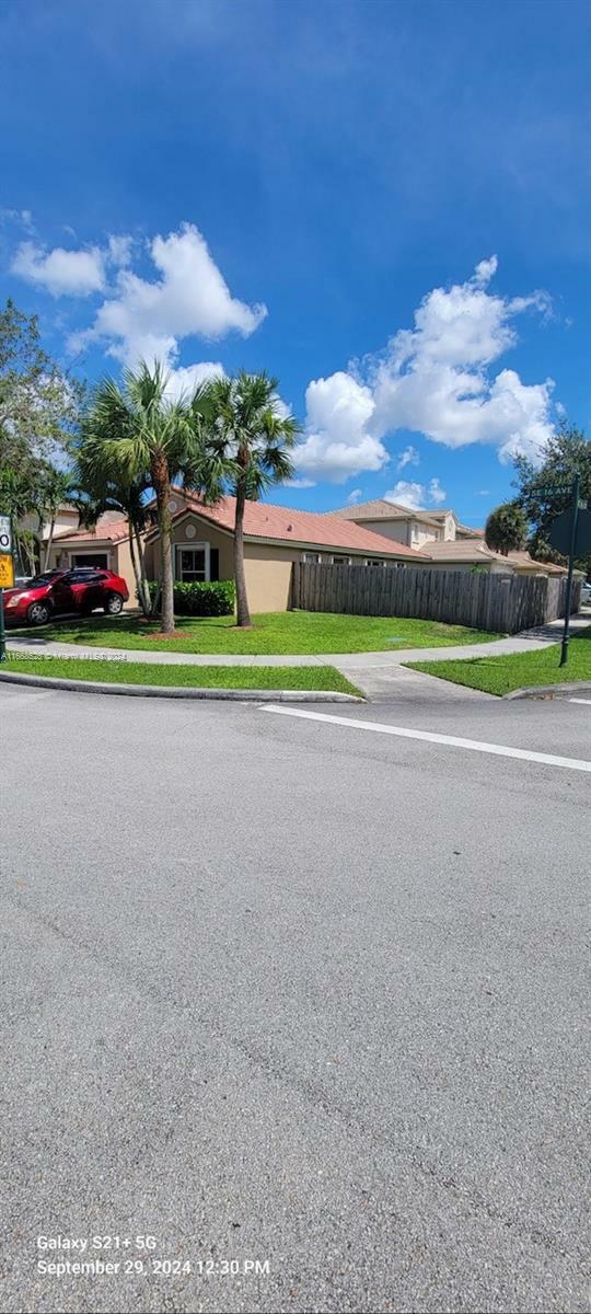 Property Photo:  1561 SE 16th Ave  FL 33035 