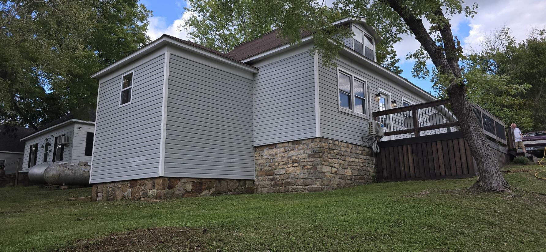 Property Photo:  216 N 4th Street  MO 65791 