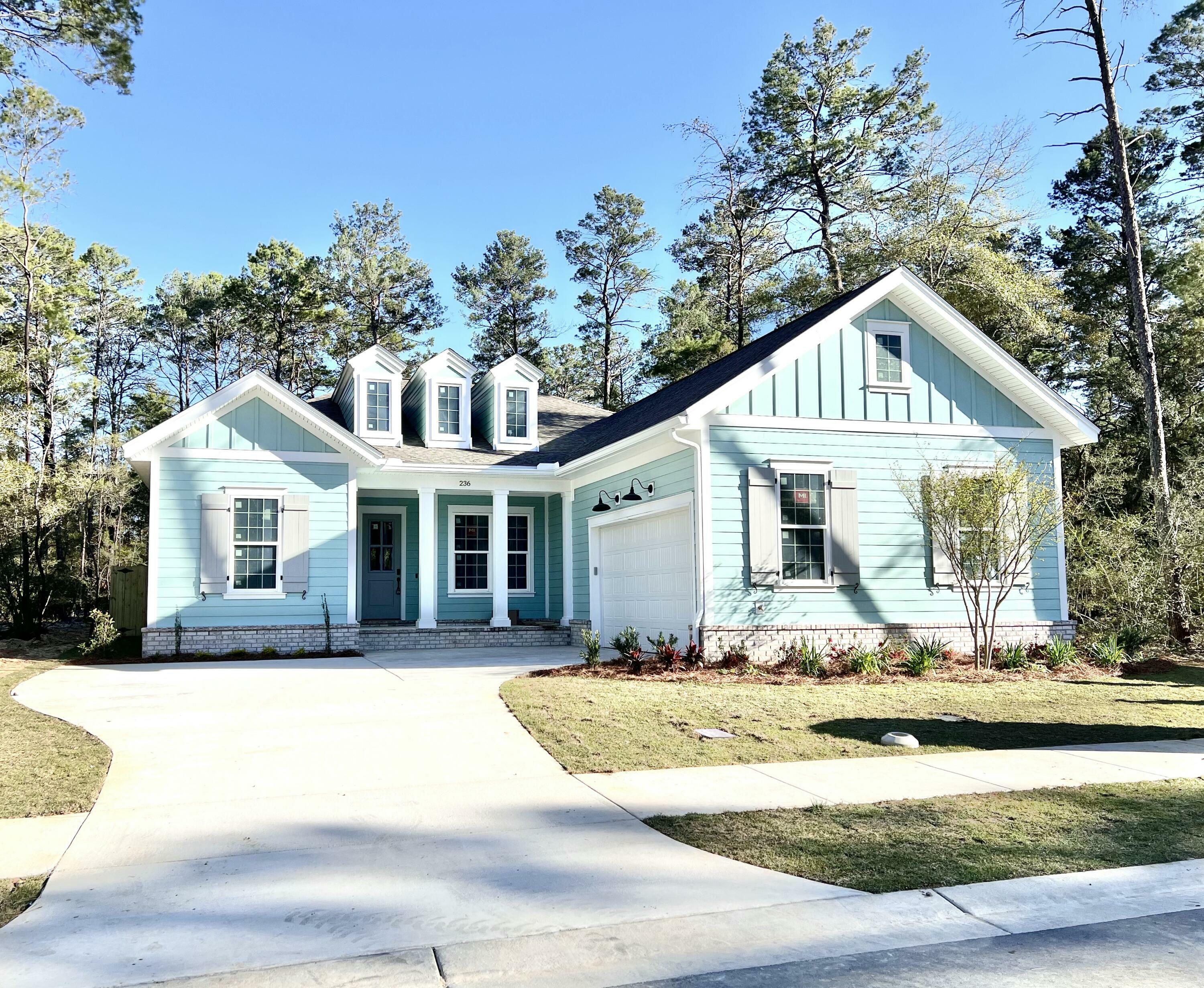 Property Photo: 236 Foxglove Run FL 32578