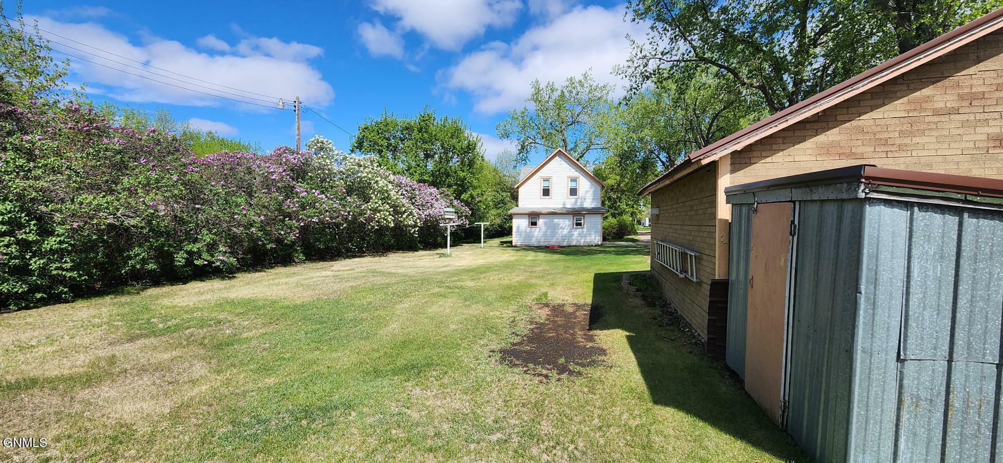 Property Photo: 401 Summit Street ND 58576