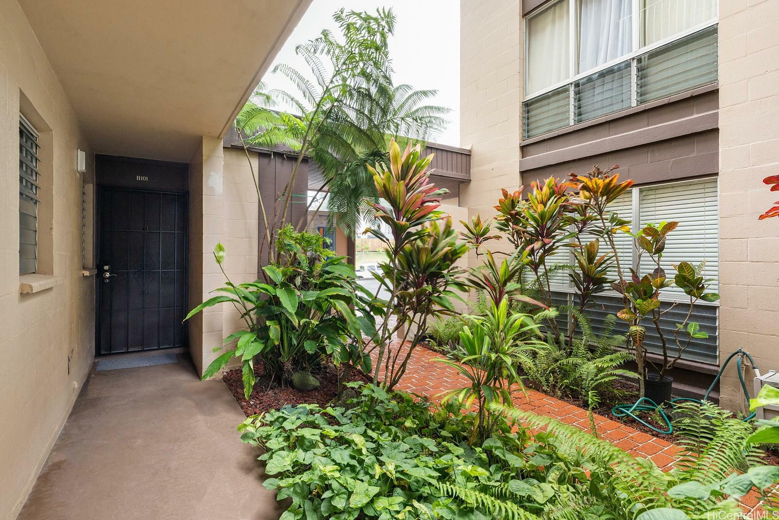 Property Photo:  47-420 Hui Iwa Street B101  HI 96744 