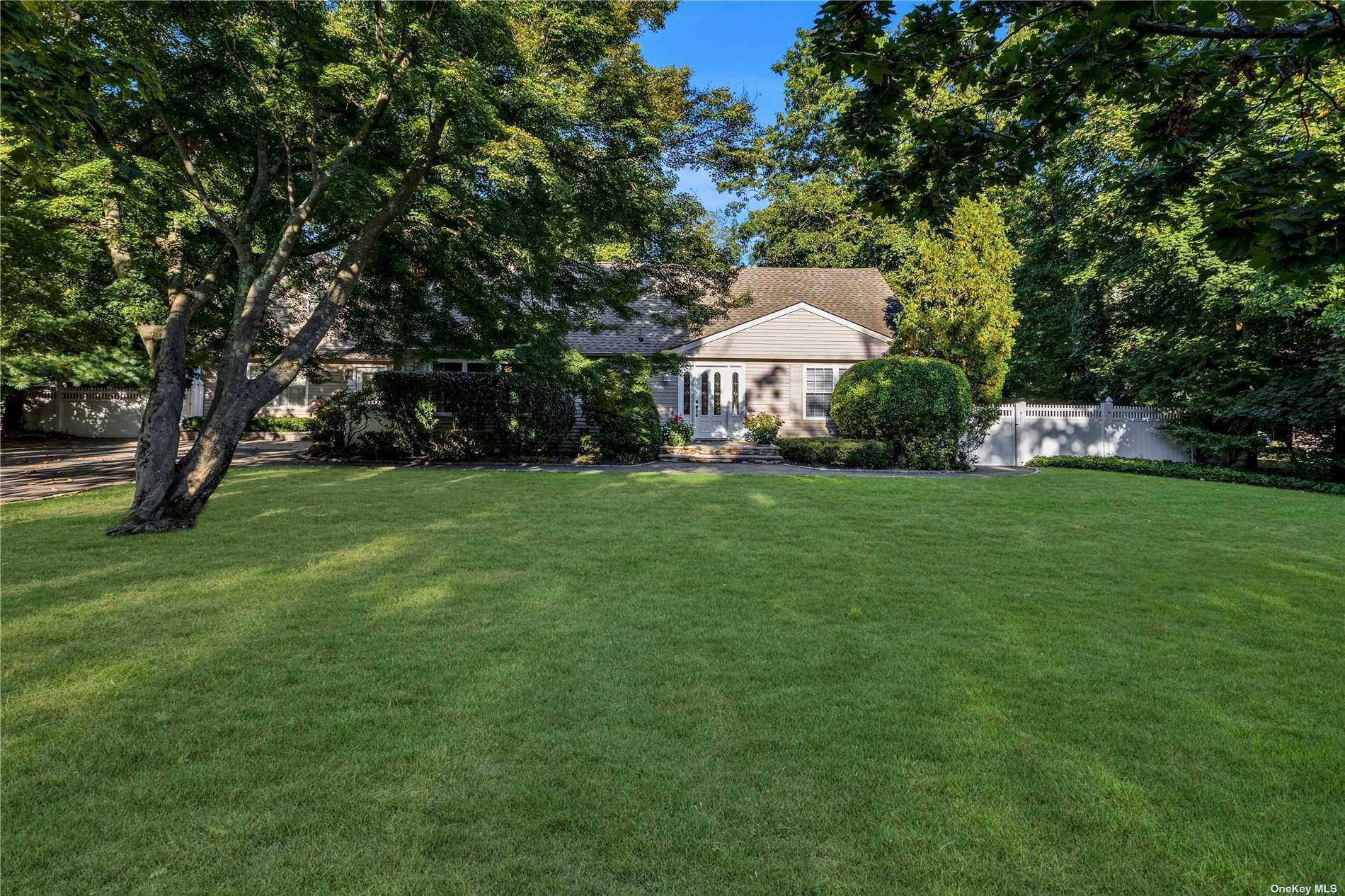 Property Photo:  17 Stengel Place  NY 11787 