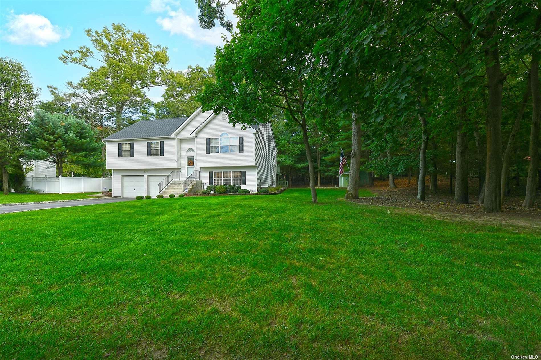 Property Photo:  7 Little Treasure Drive  NY 11763 