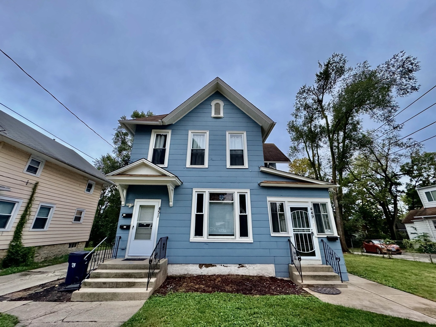 Property Photo:  449 Addison Street 1A  IL 60120 