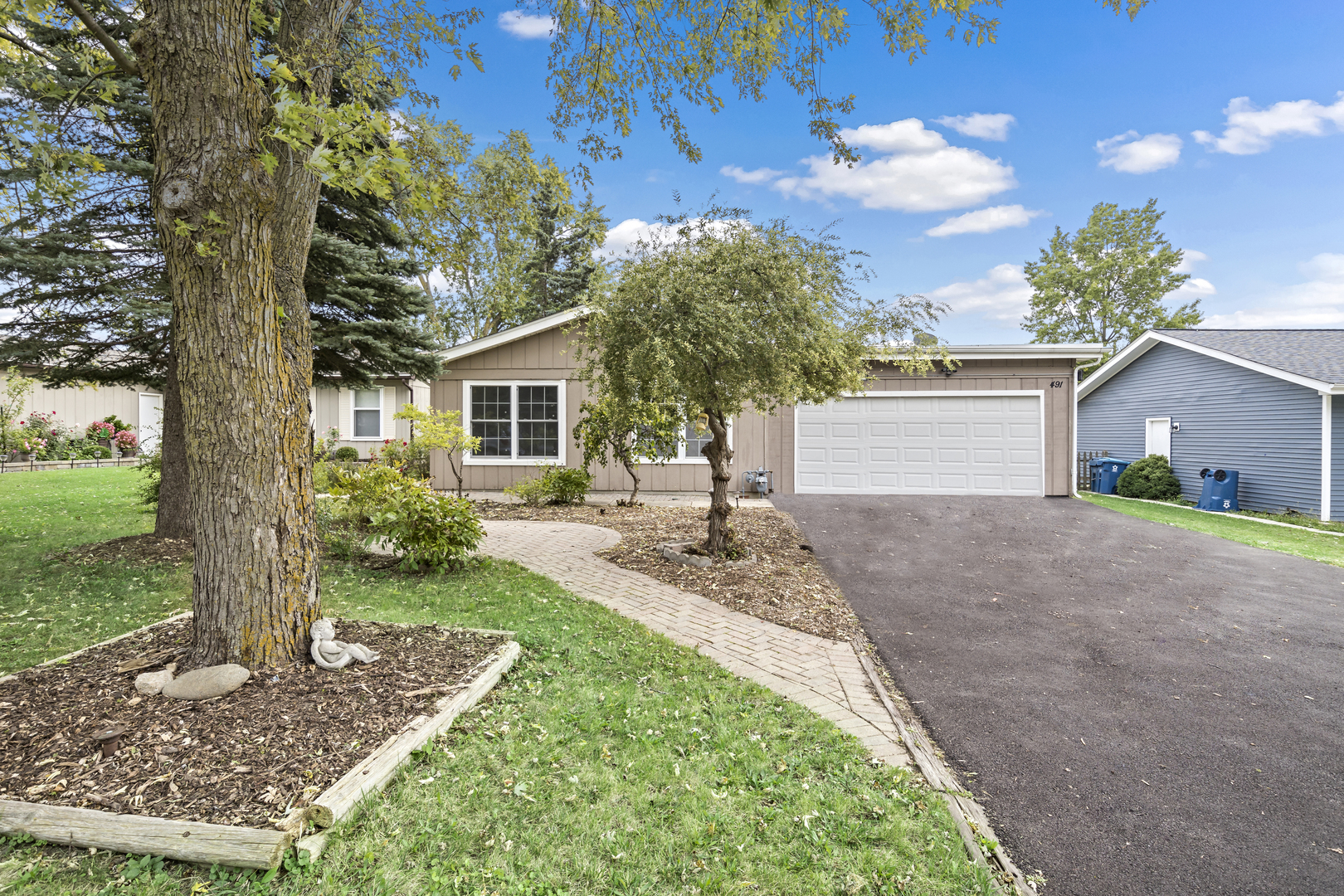 Property Photo:  491 Konen Avenue  IL 60505 