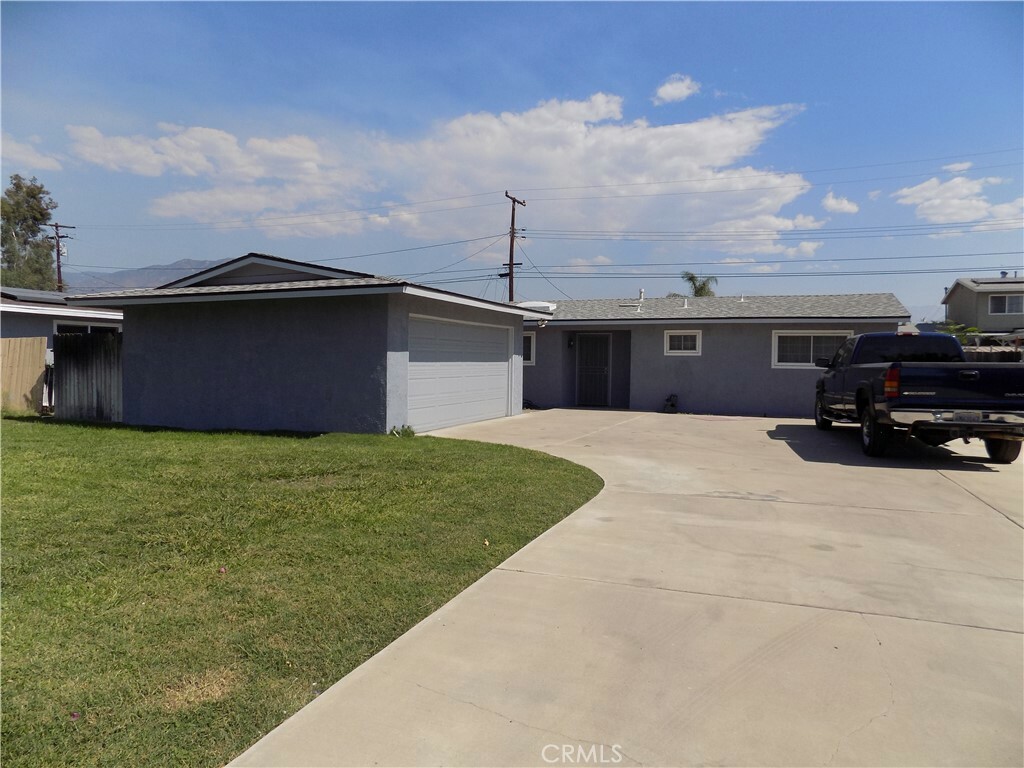 7827 Colwyn Avenue  Highland CA 92346 photo