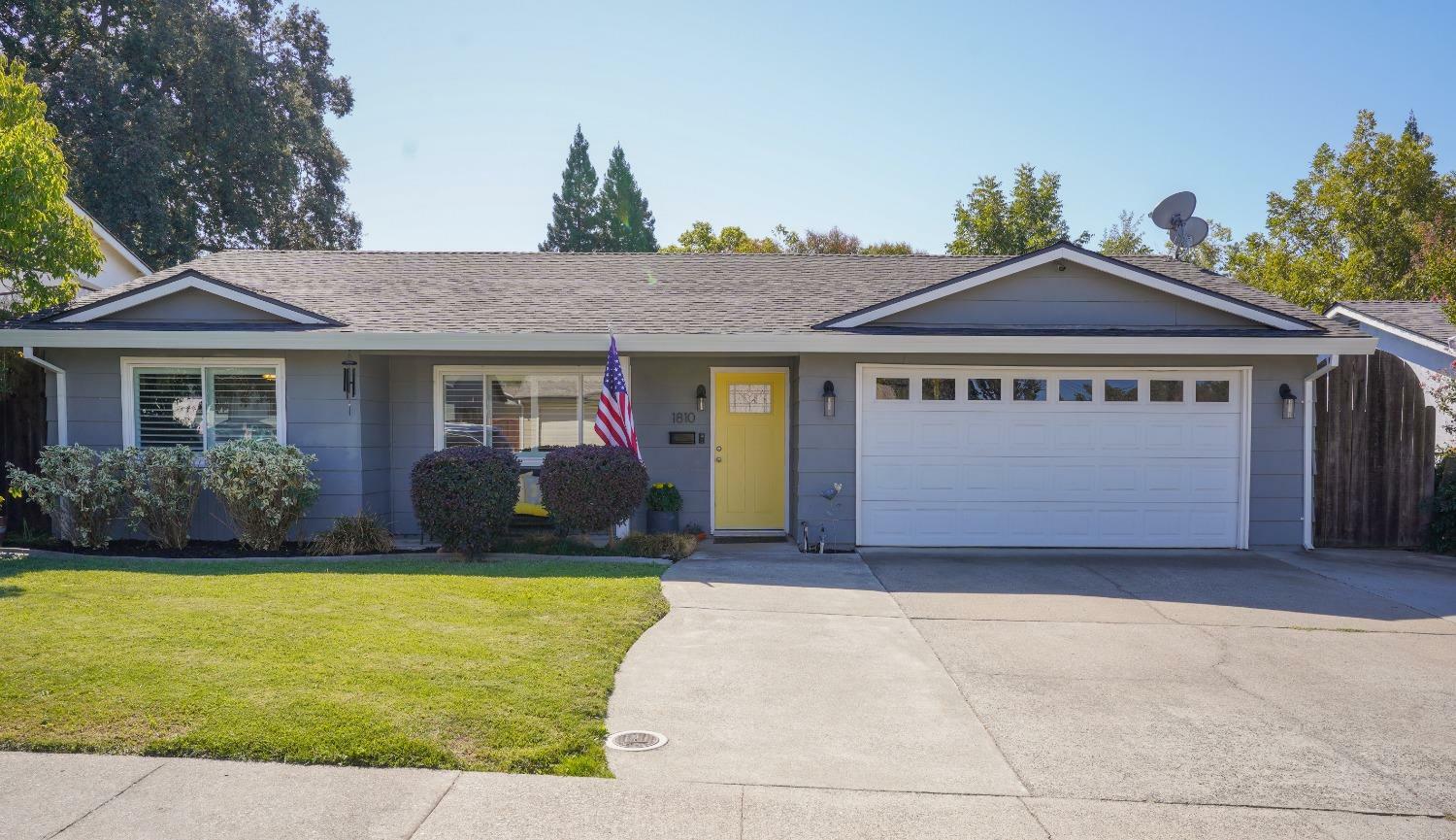 Property Photo:  1810 Edgemont Way  CA 95661 