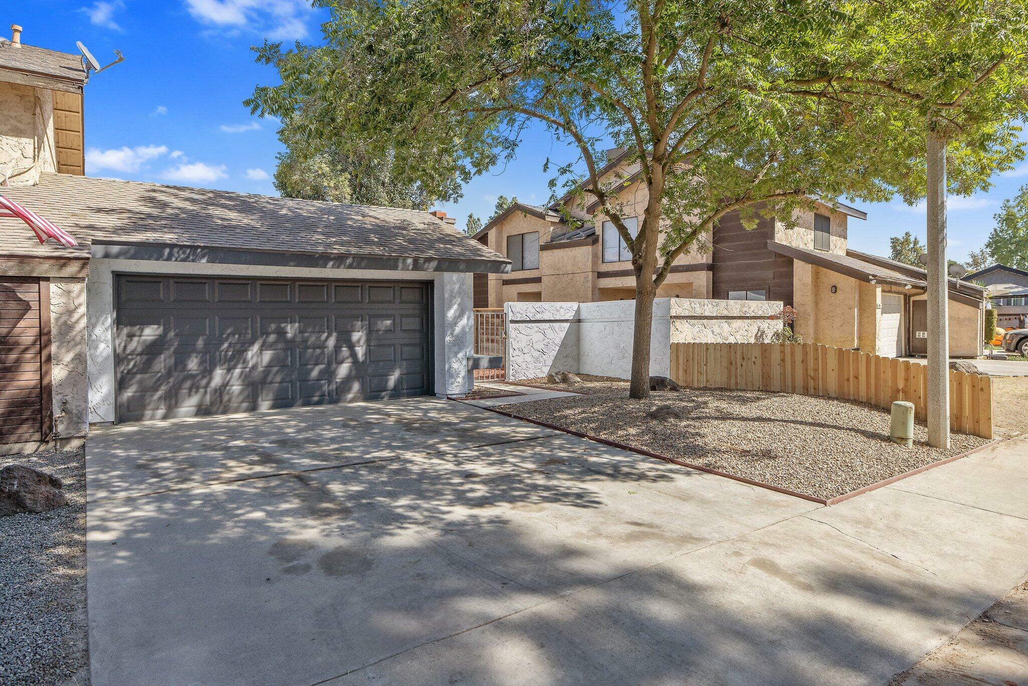 Property Photo:  1804 E Four Creeks Court  CA 93292 