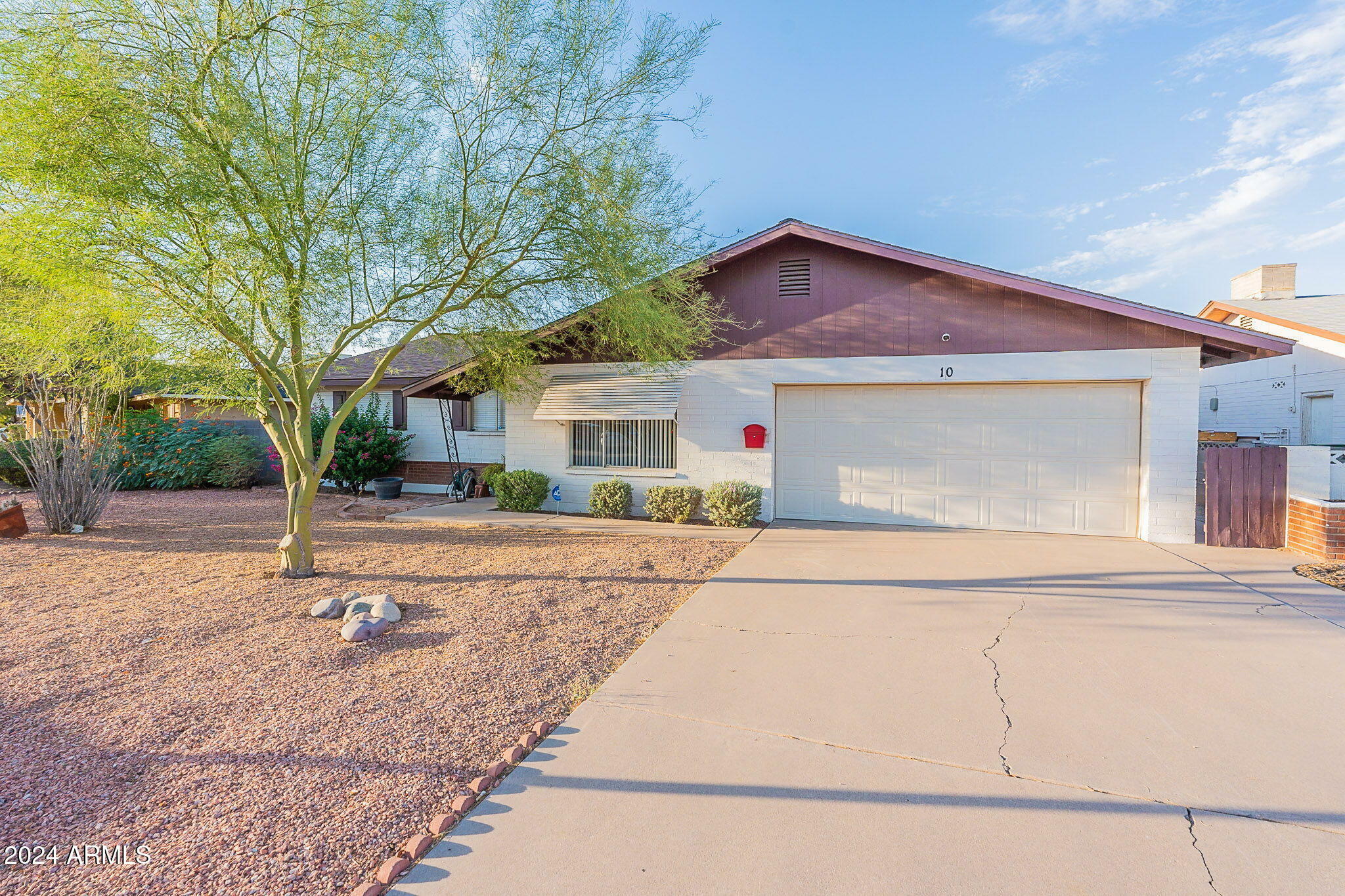 Property Photo:  10 W Del Rio Drive  AZ 85282 