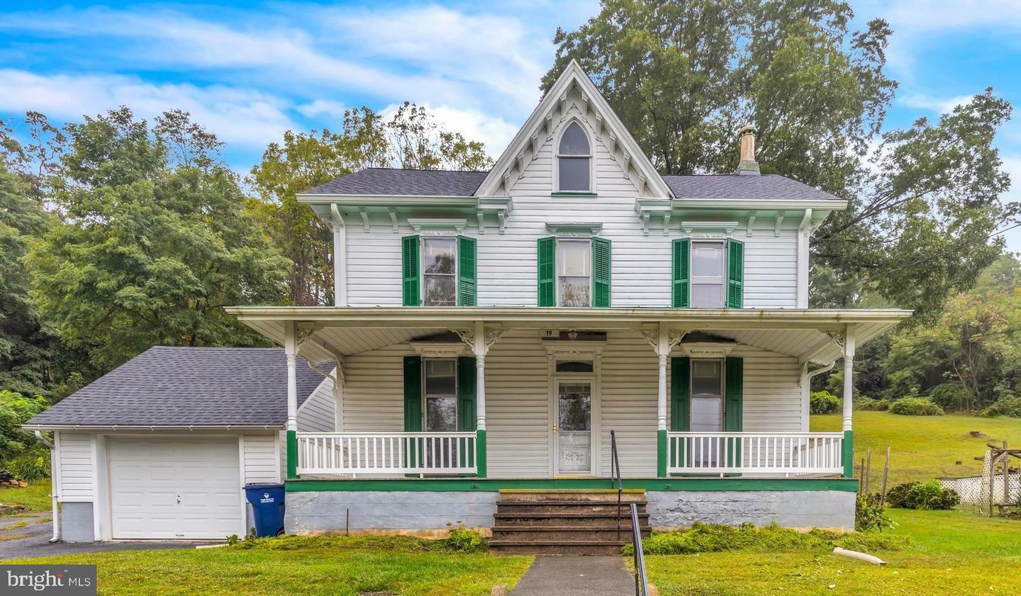 Property Photo:  19 North Street  PA 19320 