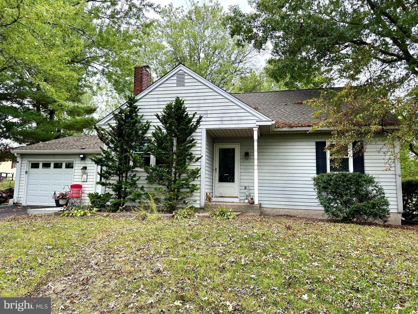 Property Photo:  195 Eyre Avenue  PA 18960 