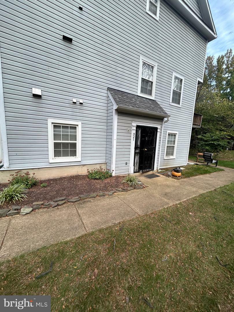 Property Photo:  921 Bending Branch Way 1  MD 20785 