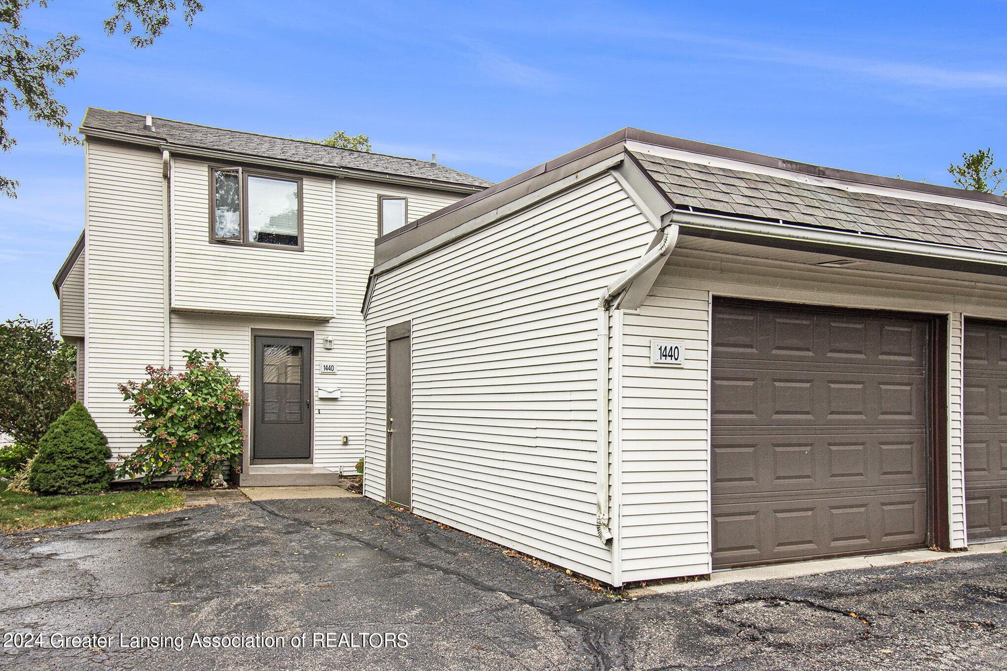 1440 Roxburgh Avenue  East Lansing MI 48823 photo