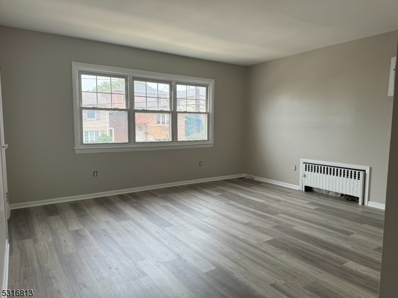 Property Photo:  166 Rutherford Pl 1  NJ 07031 