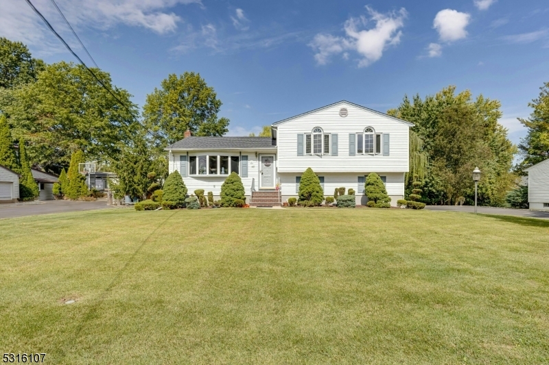 Property Photo: 48 Dorset Dr NJ 07066