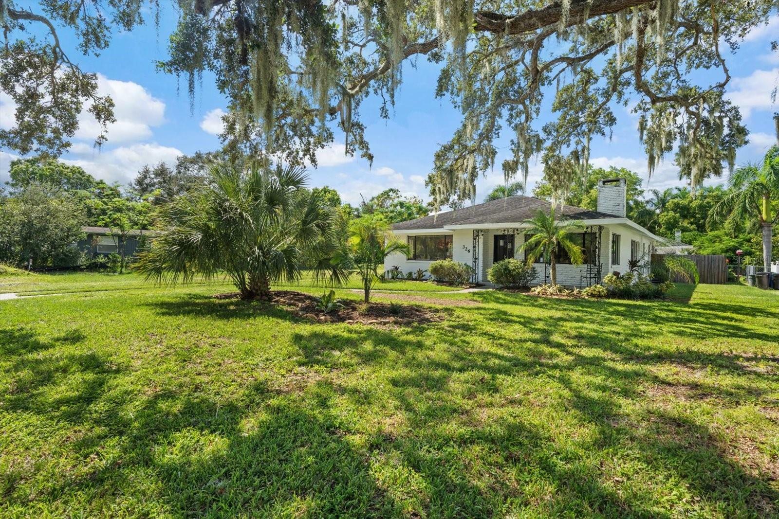 Property Photo:  326 25th Street W  FL 34205 