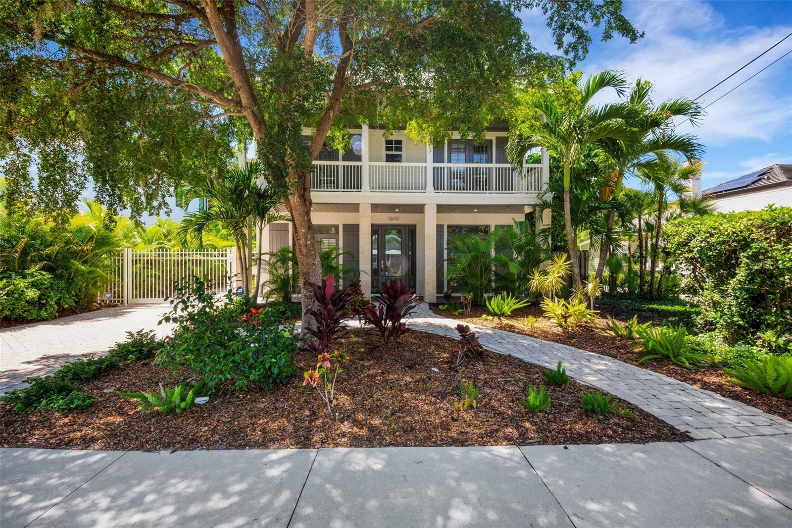 Property Photo:  1690 Arlington Street  FL 34239 