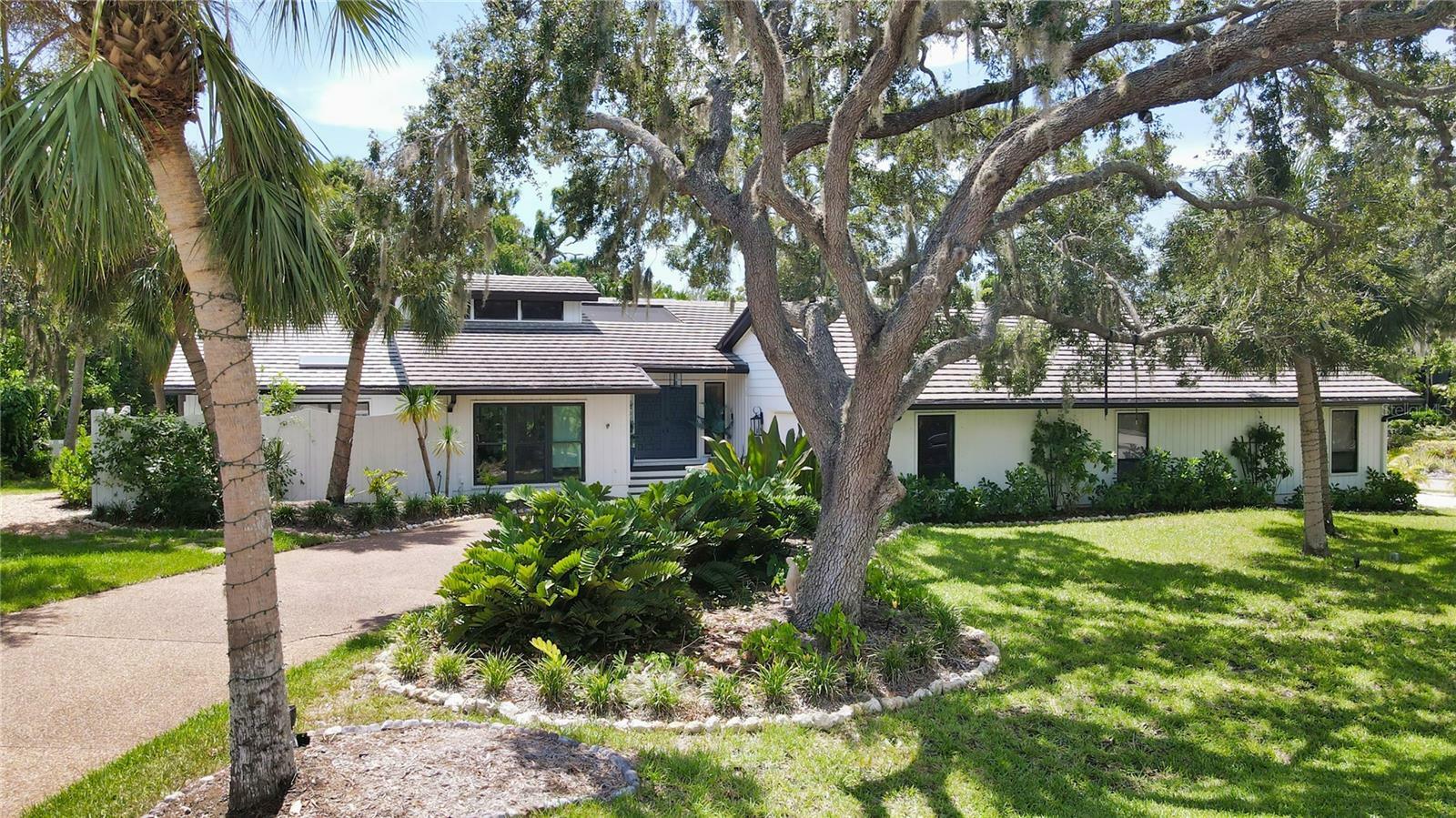 Property Photo:  1562 Landings Terrace  FL 34231 