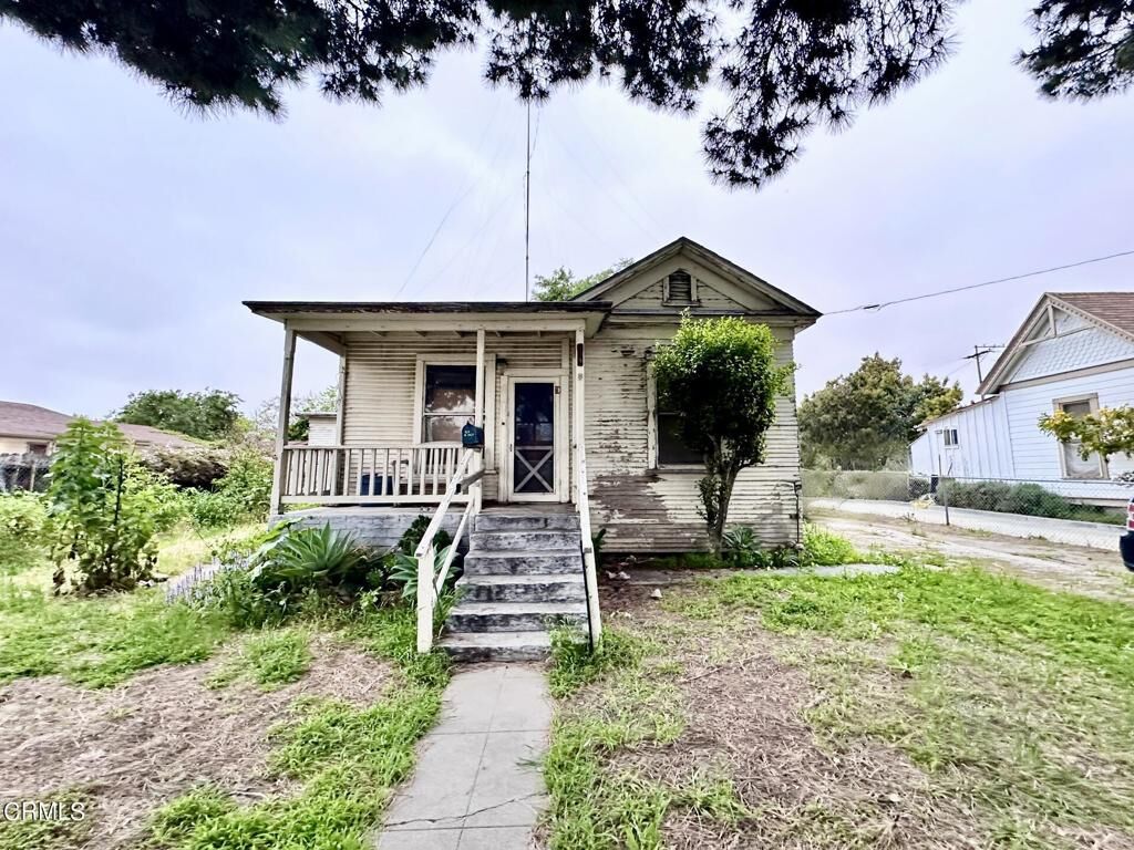 Property Photo: 134 N Palm Avenue CA 93060
