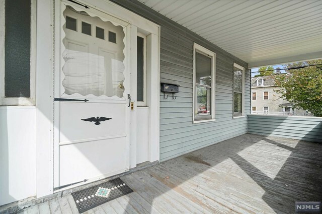 Property Photo:  210 Waldo Place  NJ 07631 