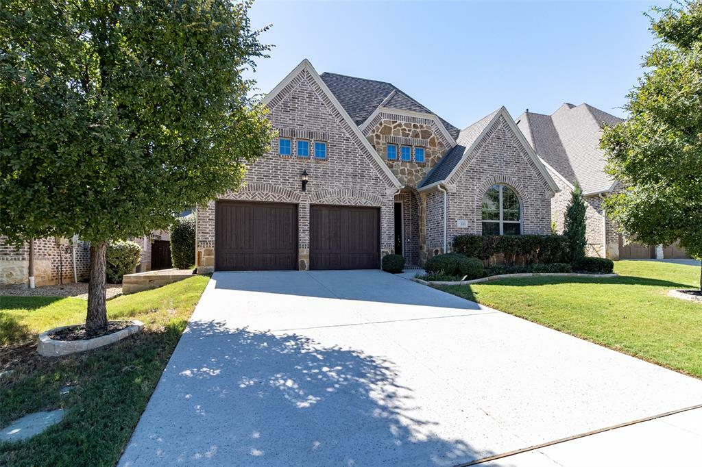 Photo de la propriété:  333 Hill Creek Lane  TX 76051 