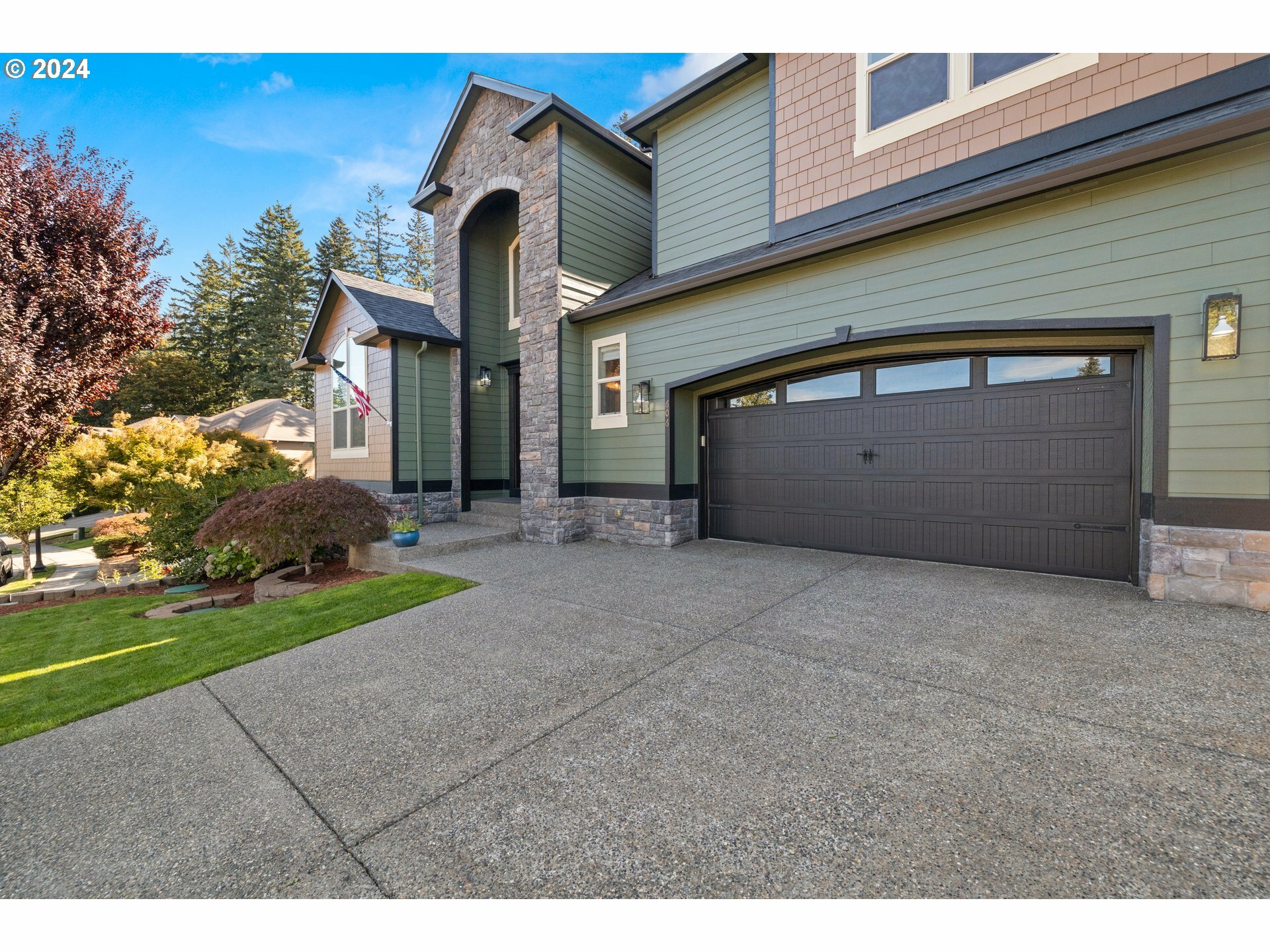 Property Photo:  606 NW 24th Cir  WA 98607 