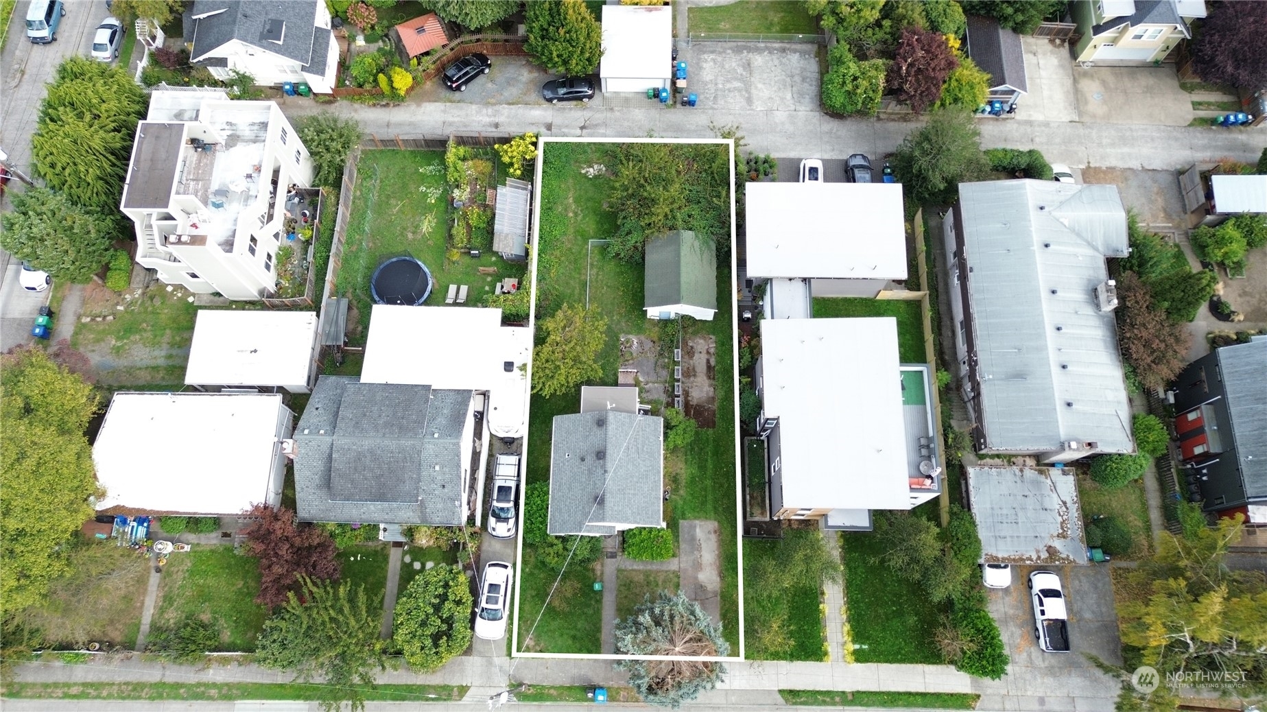 Property Photo:  2846 22nd Avenue W  WA 98199 