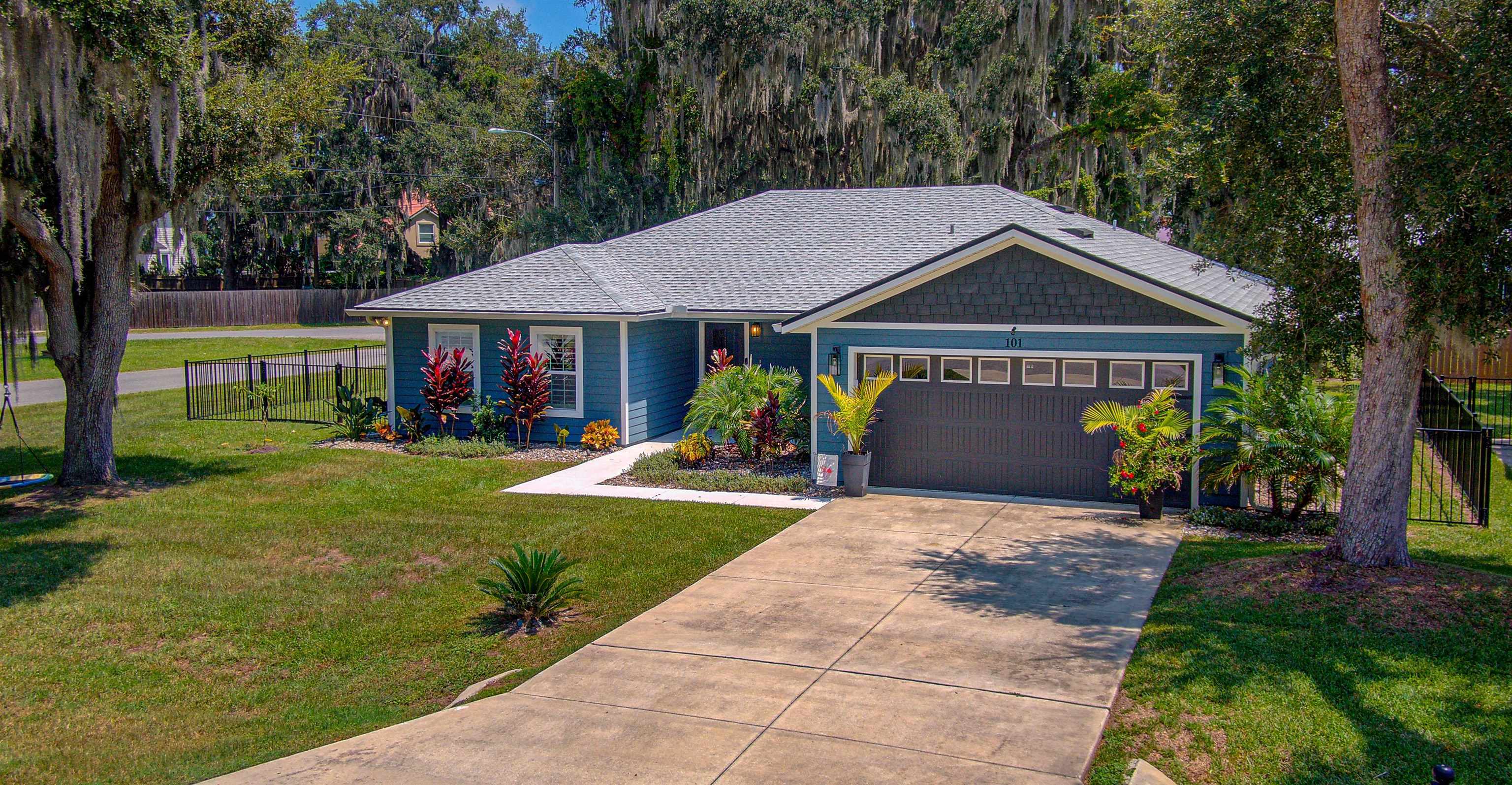 Property Photo:  101 Linden Rd  FL 32086 