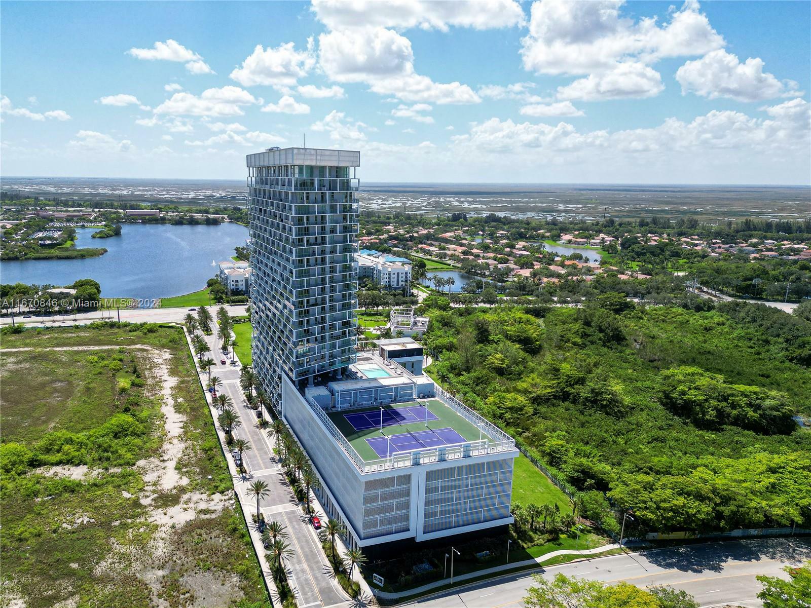 Property Photo:  2000 Metropica Way 1611  FL 33323 