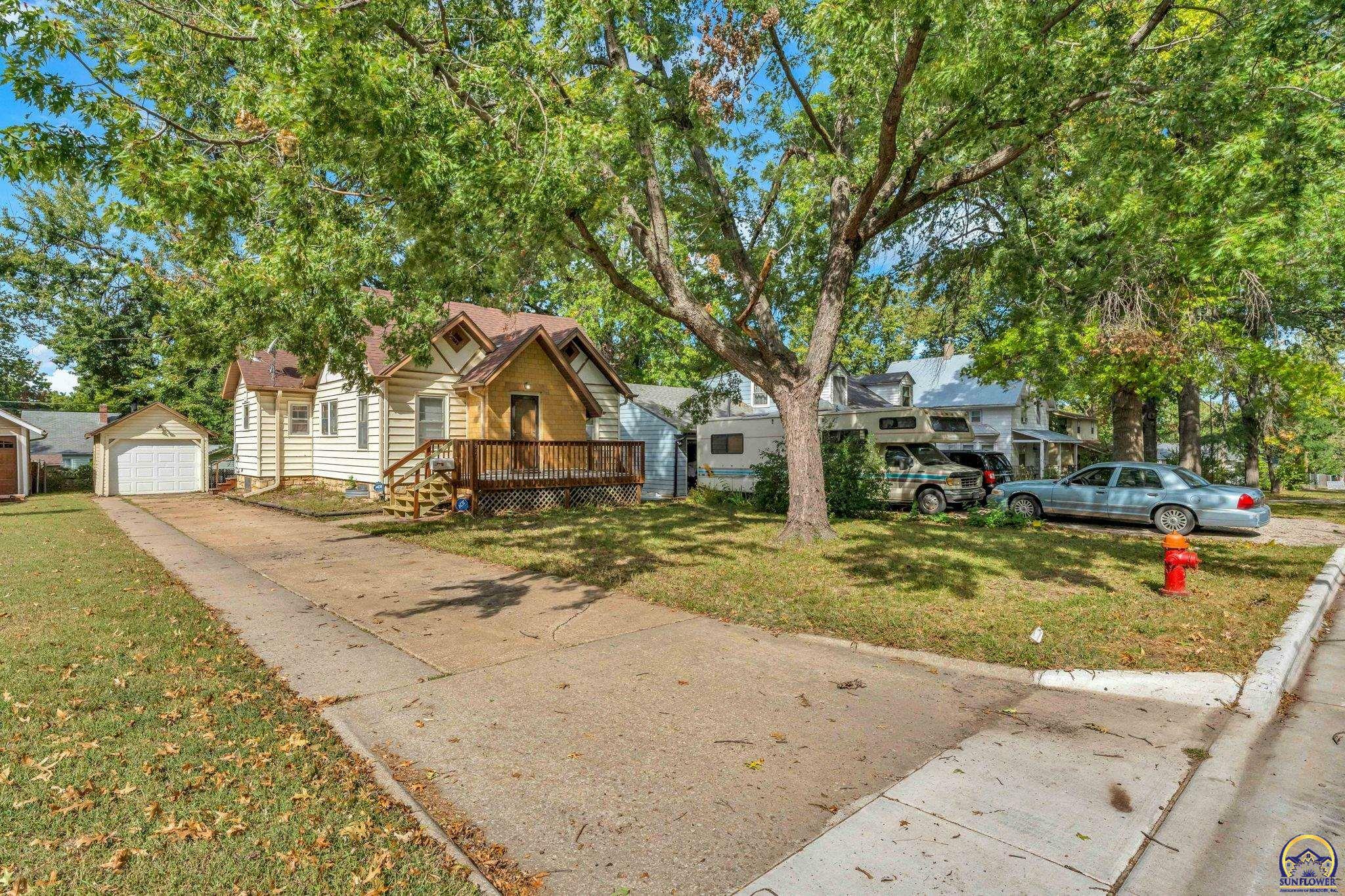 821 SW Macvicar Ave  Topeka KS 66606 photo