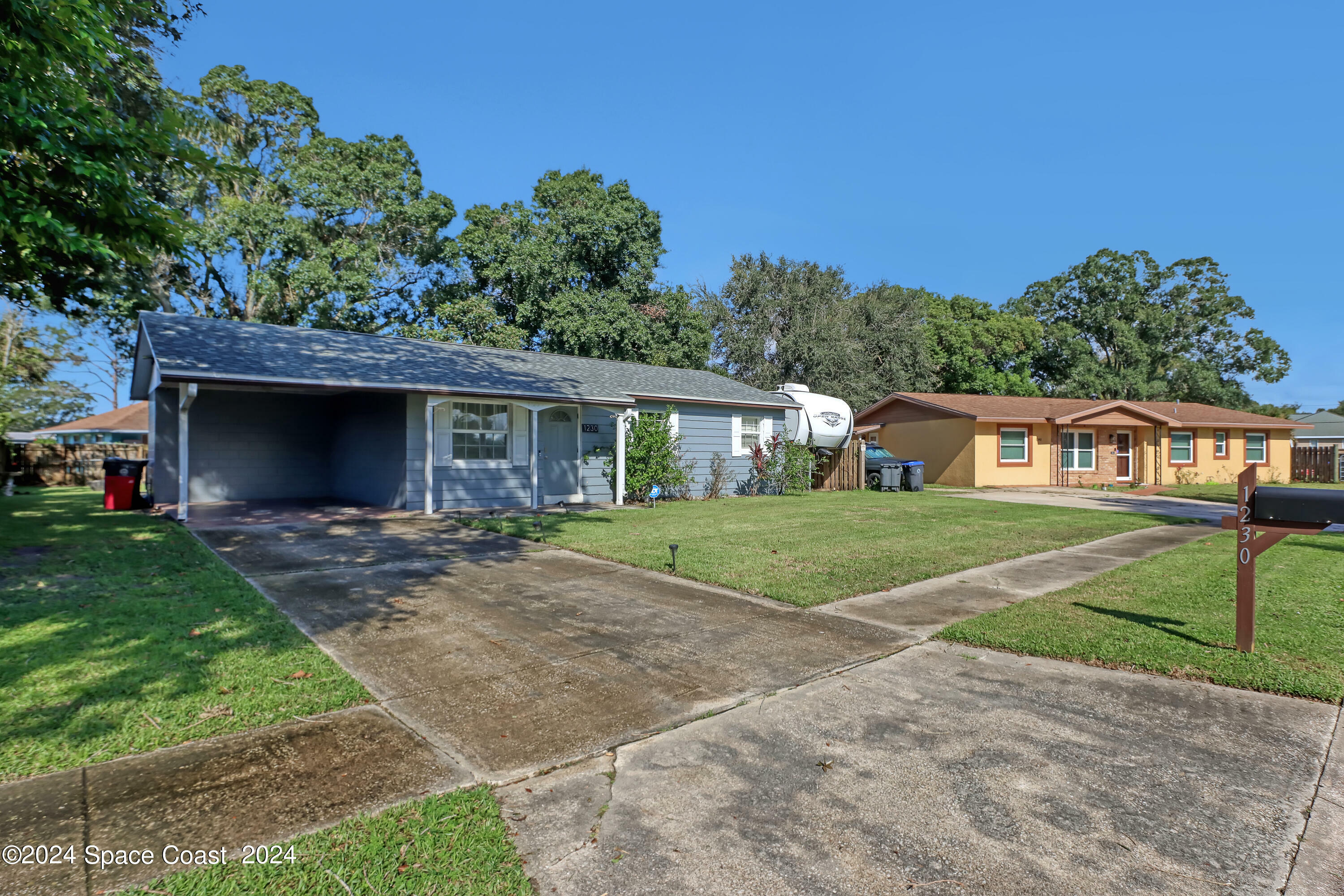 Property Photo:  1230 Dale Drive  FL 32796 