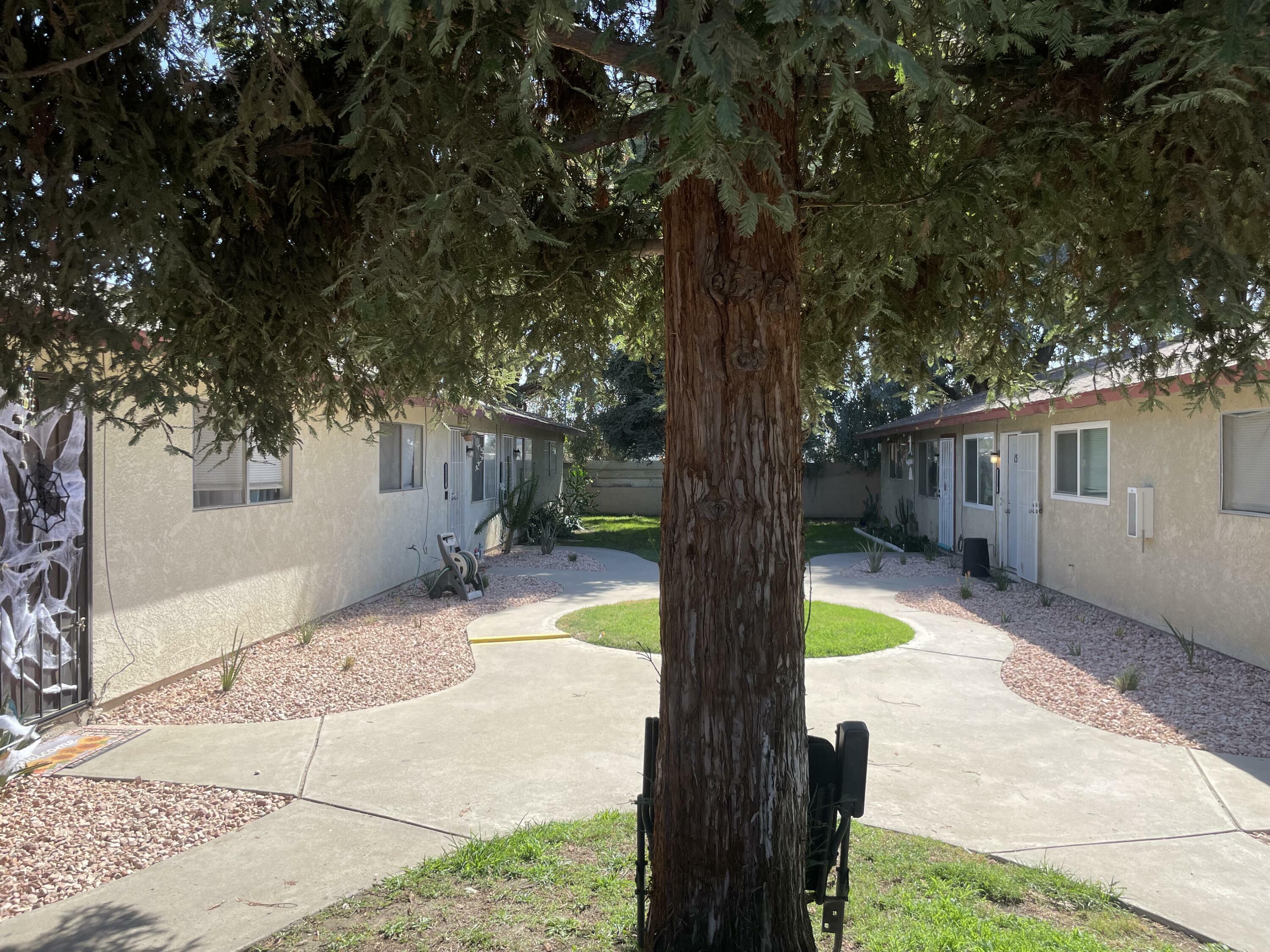 Property Photo:  1521 E Douglas Avenue  CA 93292 