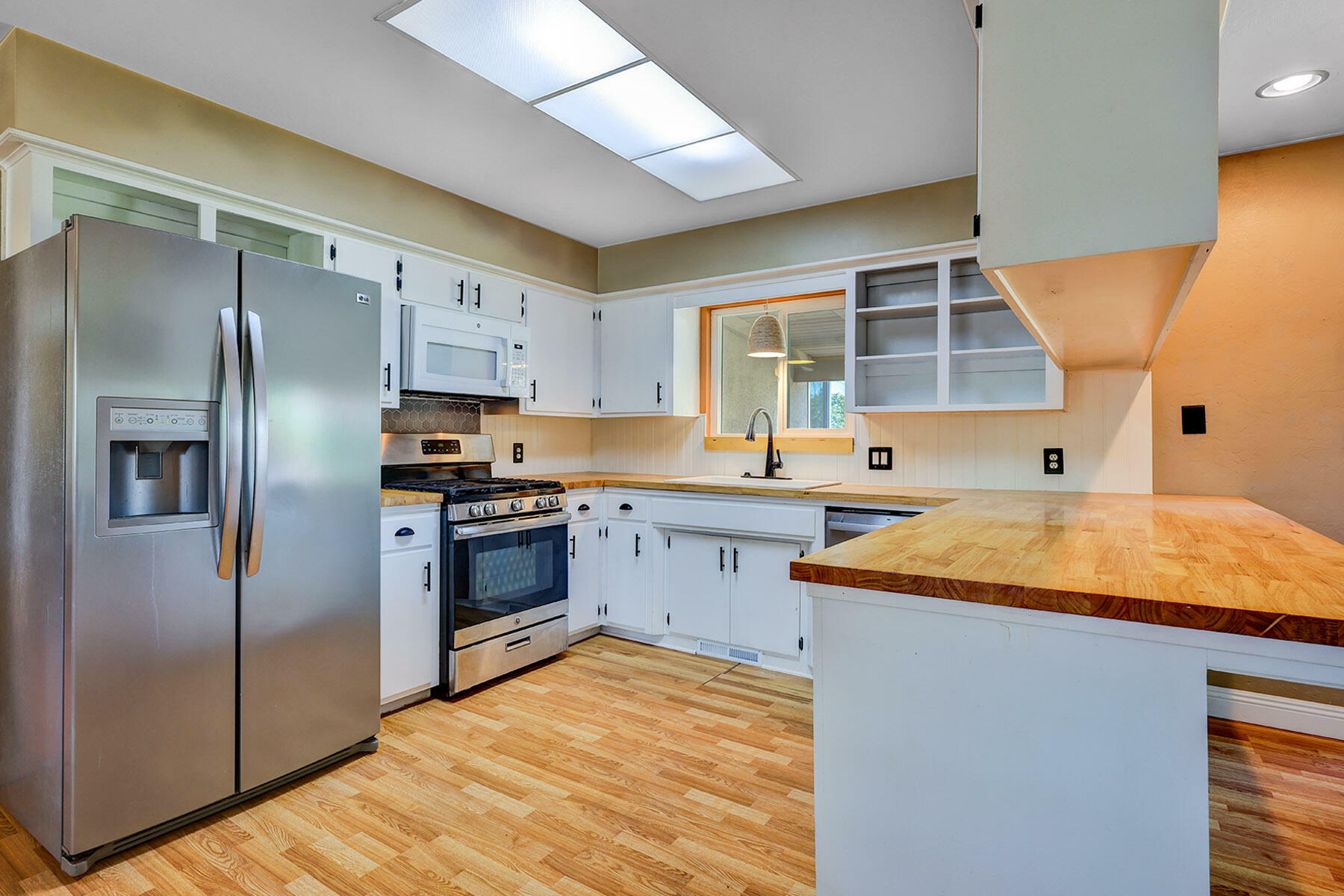 Property Photo:  3418 W Howard Avenue  CA 93277 