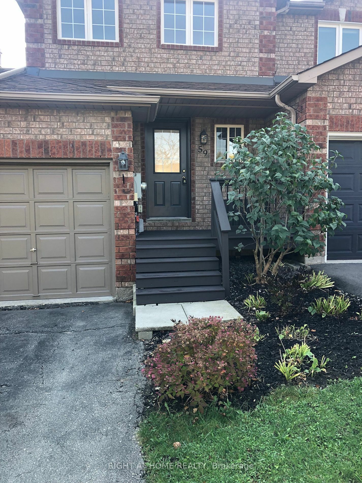 Property Photo:  59 Lions Gate Blvd  ON L4M 7E4 