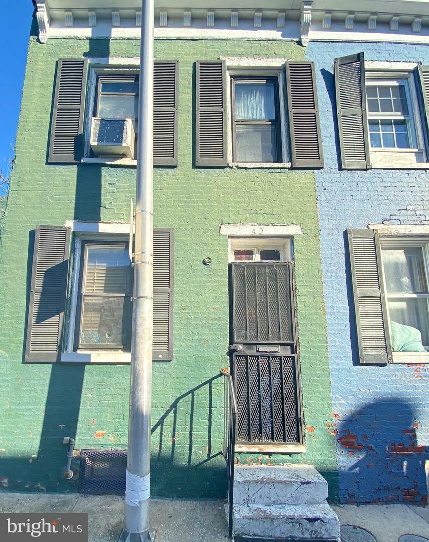 Property Photo:  43 S Stockton Street  MD 21223 