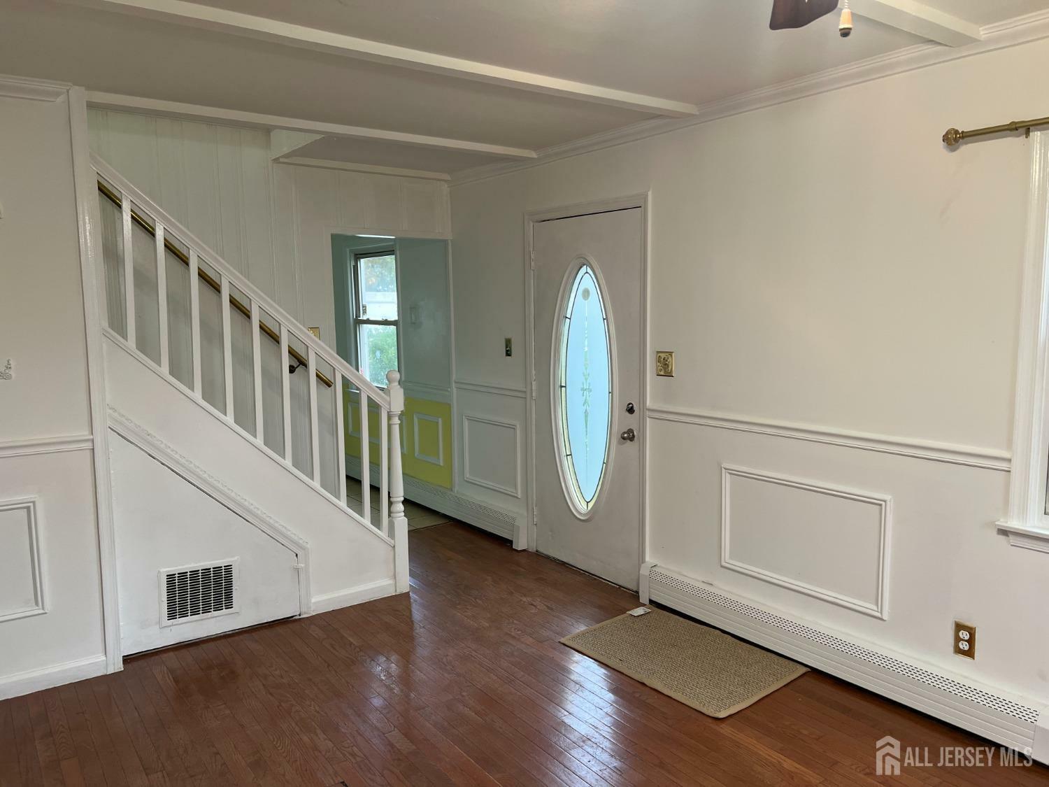 Property Photo:  69 Ovington Avenue  NJ 08817 