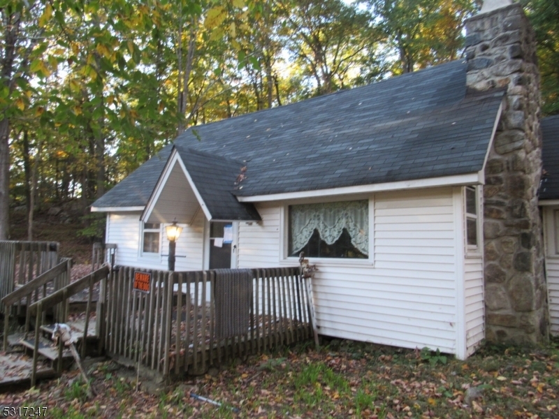 Property Photo:  313 Glen Rd  NJ 07871 