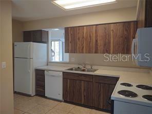 Property Photo:  2208 Bahia Vista Street F1  FL 34239 