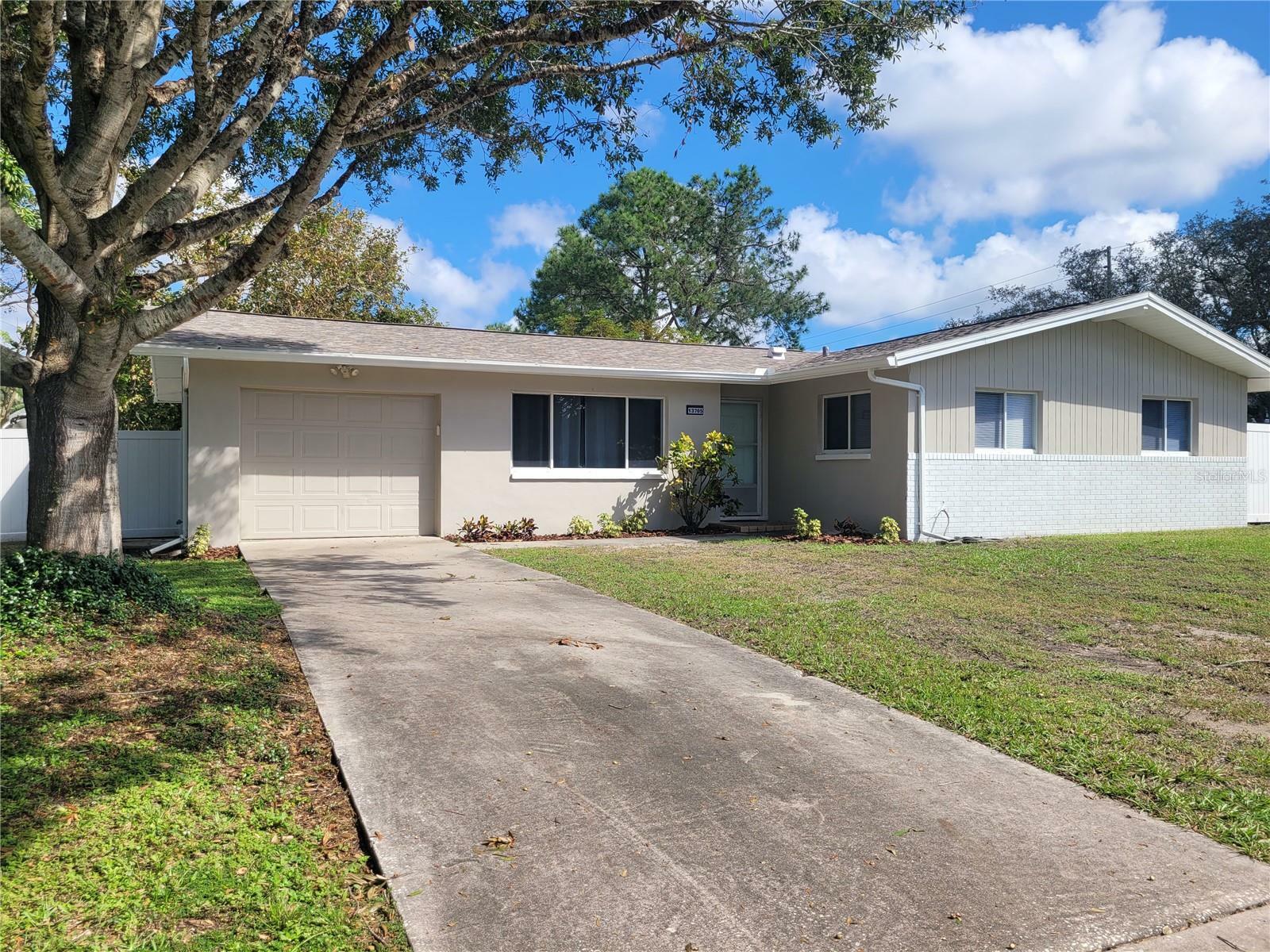 Property Photo:  13705 Jamaica Drive  FL 33776 