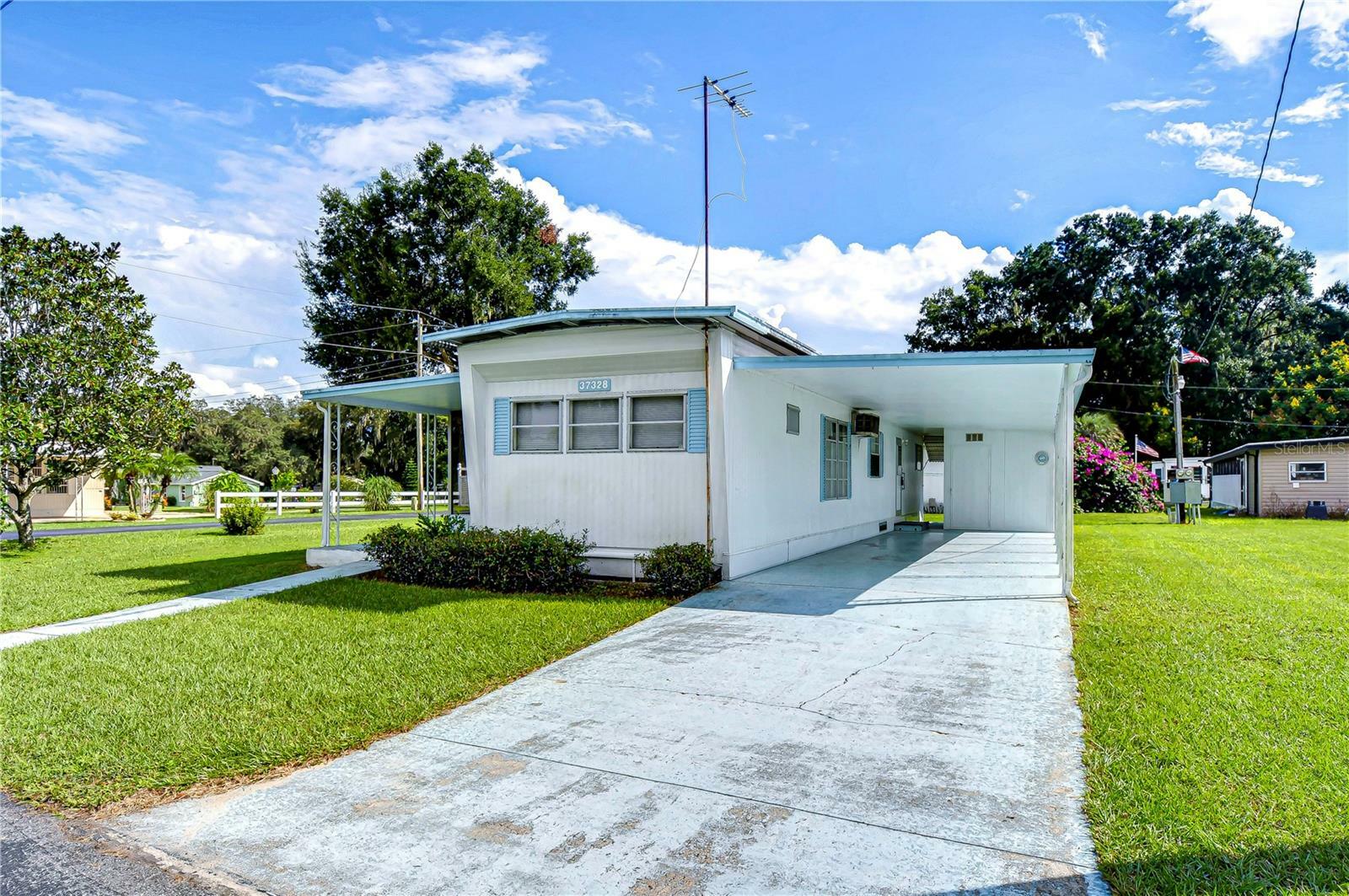 Property Photo:  37328 Burdock Drive  FL 33541 