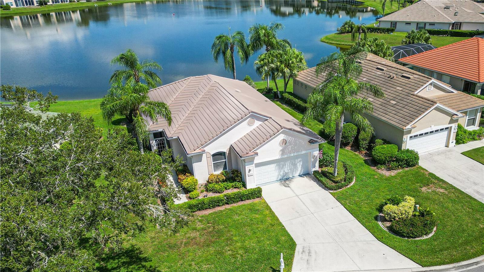 Property Photo:  4043 Caddie Drive E  FL 34203 