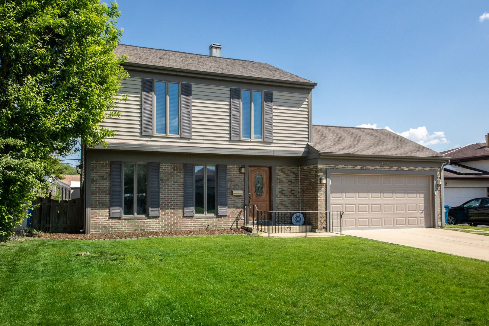 Property Photo: 186 E Schubert Avenue IL 60139