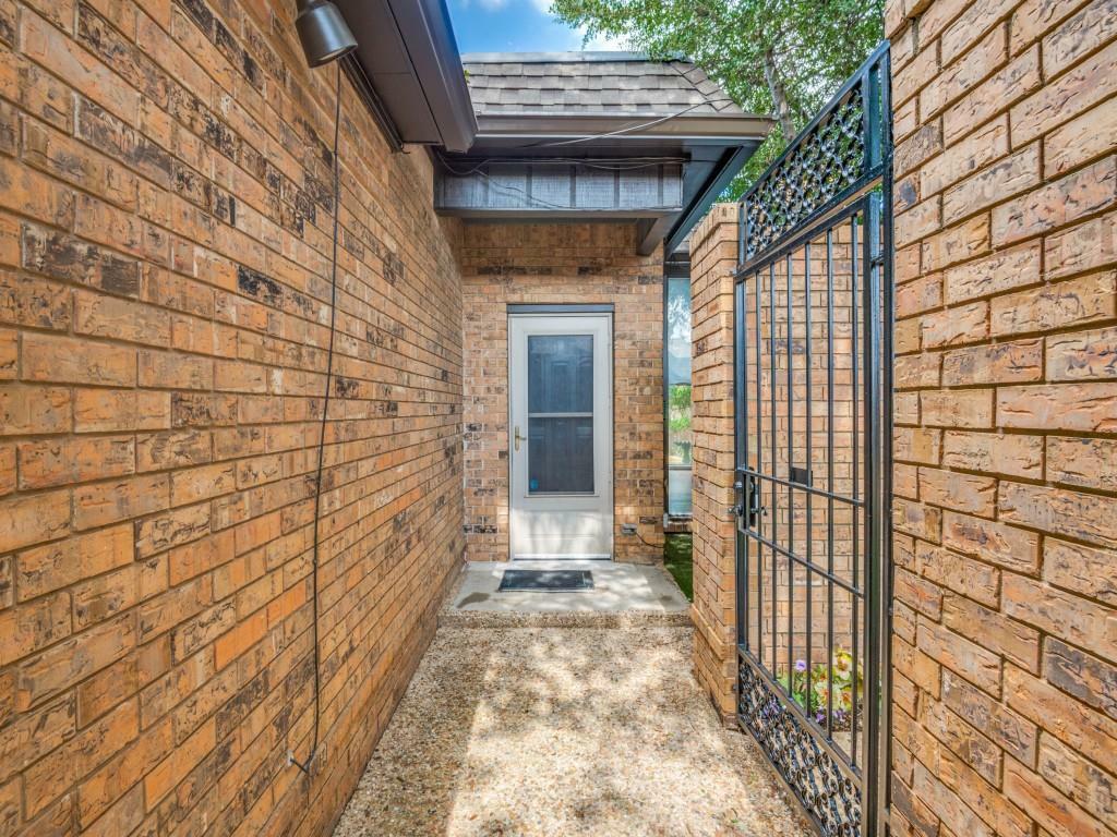 Property Photo:  3237 Stonehenge Lane  TX 75006 