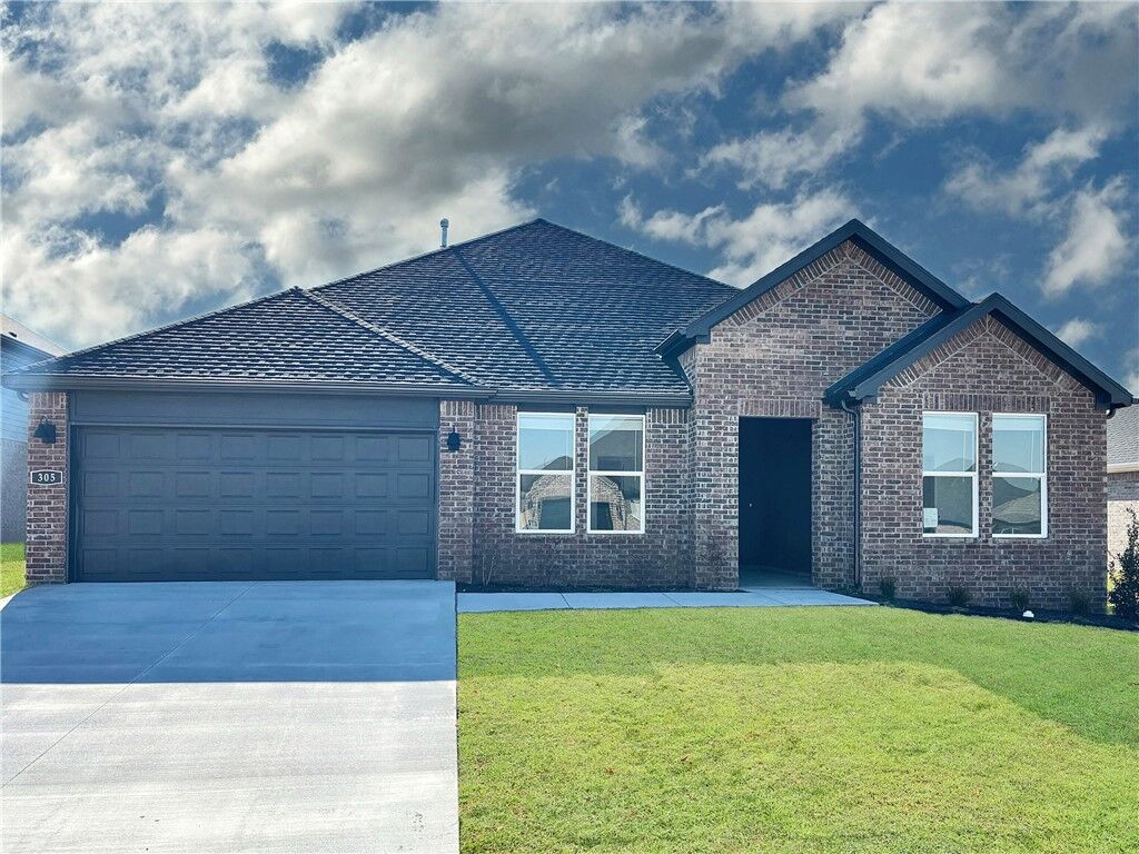 Property Photo:  305 N Anser Bend  AR 72730 