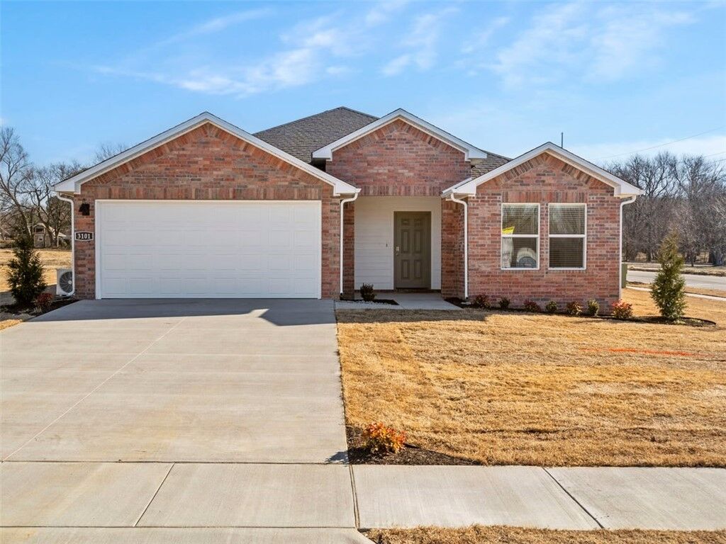 Property Photo:  3116 N Rooster Street  AR 72761 