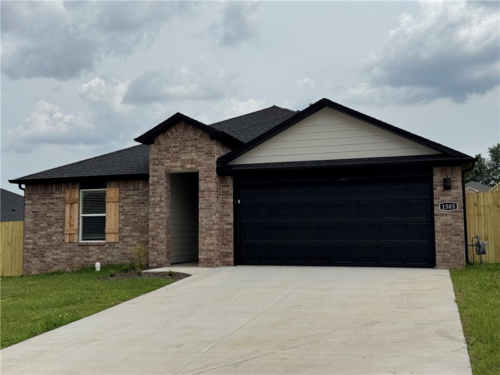 Property Photo:  1503 Ridgeview Drive  AR 72762 