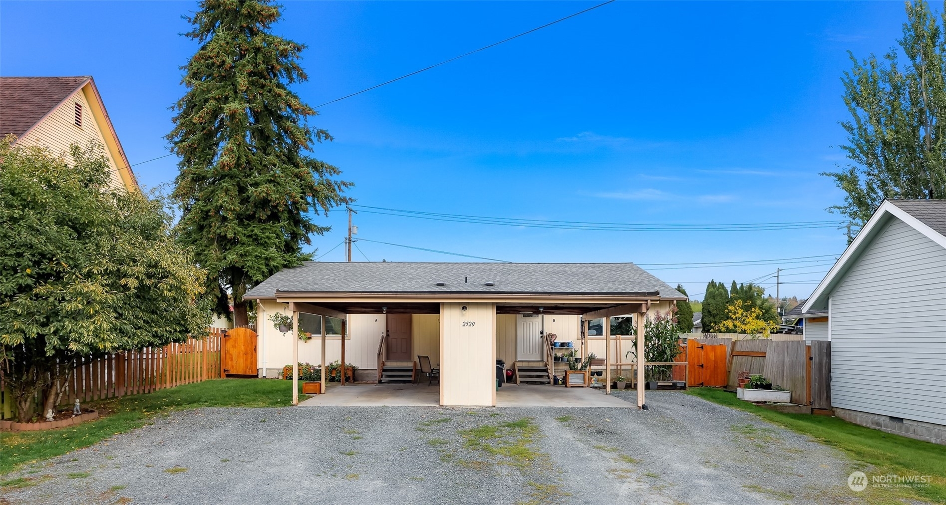 Property Photo:  2520  Valencia Street  WA 98226 