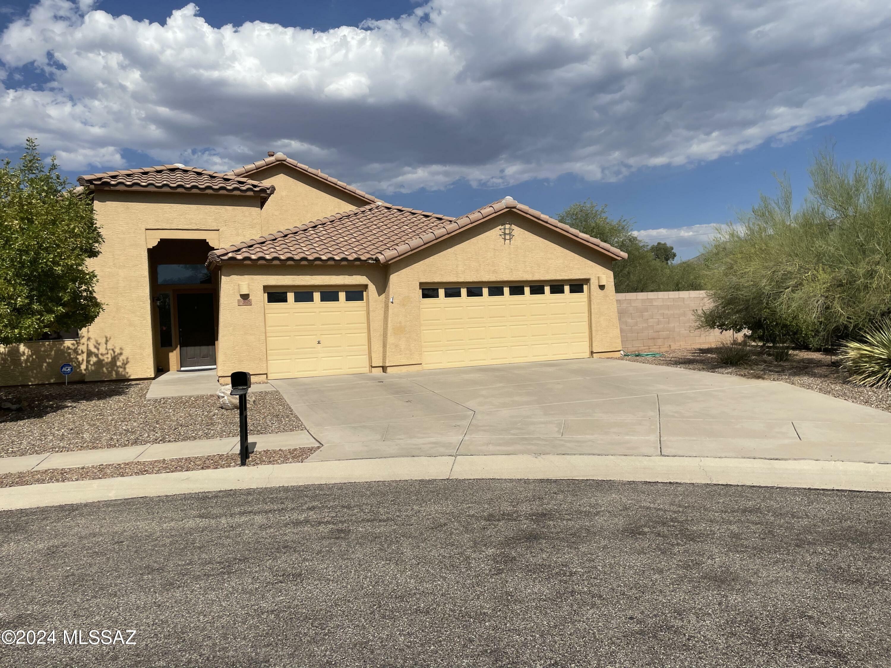 Property Photo:  3885 E Brayer Horse Place  AZ 85739 